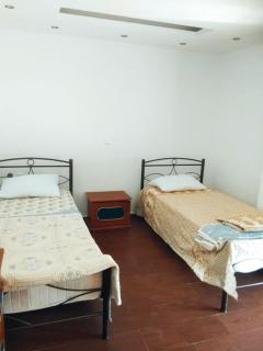 Balcony Bliss Retreat- Family Friendly - Mytilini - 3