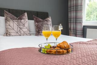 West Green House Spacious 3BR,Wifi,Paid Parking, Next to Crawley Hospital,Close to Gatwick Airport, Contractors, temporary relocations - 7