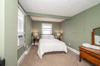 Lakeside Landing - Modern & Chic 3BR Retreat - - 8