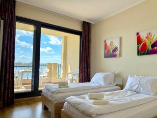 Cosher Gardenia Palace Apt 6 Free Parking - 1