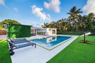 Miami Shores Modernist Villa - 2