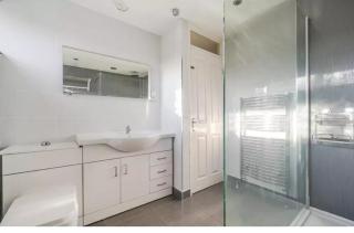 Harry's Holiday Home - Caversham - 4