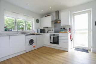 8 Iris Cottage - 4-Bedroom Coastal Home in Suffolk - 8