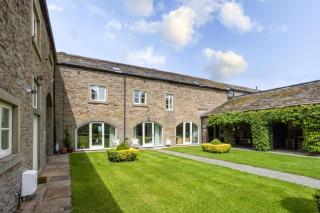 Farmhouse Feels & Peak Views - - 9