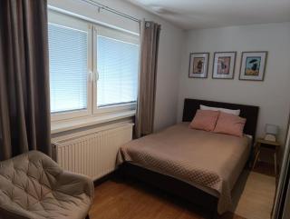 Byt s parkovaním, balkónom, klimatizáciou, free parking - Vrakuňa - 5