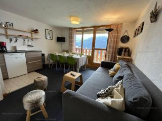 Appartement duplex 45m², 3 pièces, 8 pers, balcon, près des pistes, animaux admis - FR-1-757-117 - 1