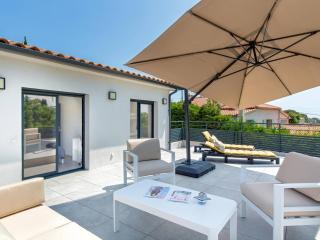 Villa Contemporaine avec Piscine et Climatisation à St Aygulf - FR-1-768-113 - Fréjus - 1
