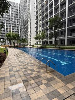 1 BR with balcony near MOA, SMX - 7
