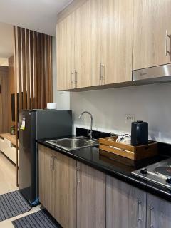 1 BR with balcony near MOA, SMX - Sampong - 4