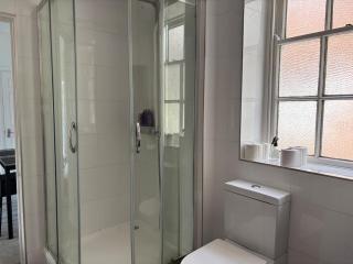 Gorgeous 2 Bedroom Apartment - Cardiff - 5