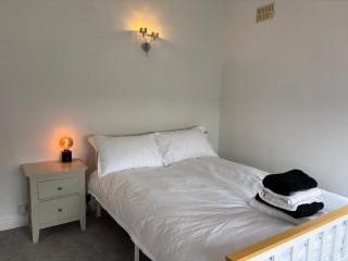 Gorgeous 2 Bedroom Apartment - Cardiff - 4