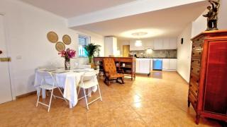 Lazaro Beach House - 8