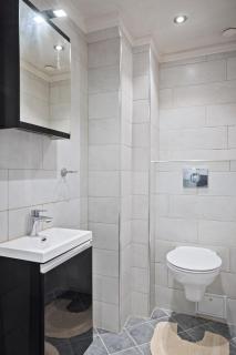Stylish 4BR with parking - Drammen - 1