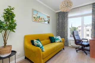 Luxury Apartment with Three Bedrooms Air Conditioning and Parking by Noclegi Renters - Danzig - 5