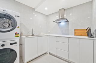 Boarding House in Center of City - Sidney - 8