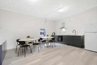 Boarding House in Center of City - Sidney - 1