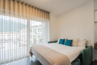 Princess Sofia's Lake Retreat by Rent All Como - 5