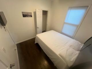 Newly renovated furnished home - Newark - 3
