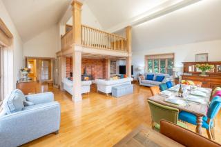 Large indoor swimming pool in Thetford Forest - The Pool House - Downham - 0
