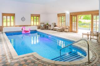 Large indoor swimming pool in Thetford Forest - The Pool House - Downham - 9