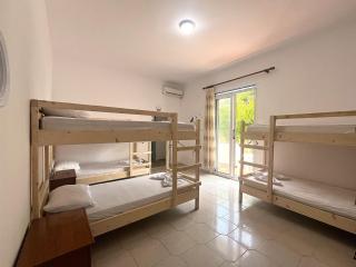 Old Beach Vlora Hostel - Vlorë - 7