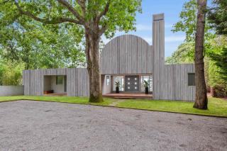 Sunset Villa by Rove Family Beachfront with Deck & Pool - Sag Harbor - 0