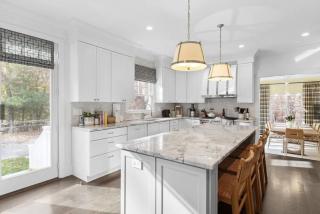 Fairway Villa by Rove Travel Family Home with Heated Pool - East Hampton - 8