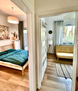 Stylowy apartament z prywatnym ogrodem, widokiem na park i parkingiem - Red Park Poznań - Poznań - 5