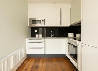 2 Bed Flat with Balcony in Chelsea - London - 6