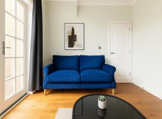 2 Bed Flat with Balcony in Chelsea - 9