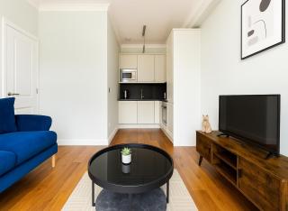 2 Bed Flat with Balcony in Chelsea - London - 5
