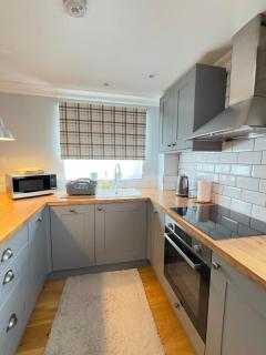 1BR London Home Near Heathrow - Cranford - 1