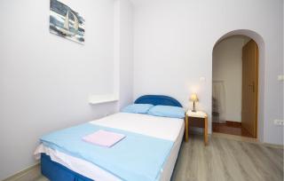 Nice Apartment In Podgora With Wifi - - 3