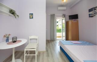 Nice Apartment In Podgora With Wifi - - 2