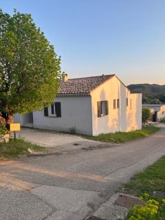Vacation home with a private pool in Puyméras - Puyméras - 9