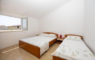 One Bedroom Nice Apartment In Podgora - 2