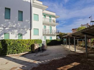 R04 - Comodo trilocale con giardino e posto auto - 9