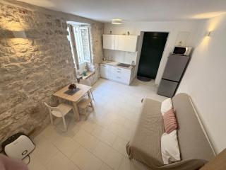 Studio Appartment & Rooms Old Town - 2