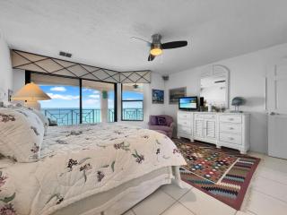 Oceanview Penthouse with Pool and Balconies - Christiansted - 4