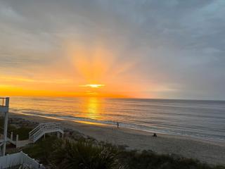 NEW Reno BEACH FRONT 4BD BA Game room Elevator - Carolina Beach - 8