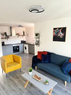 Modern living Apartment - 0