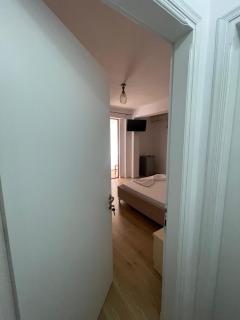 Beach Side Rooms - Sarandë - 6