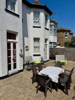 The Table House Close to Town & Beach Free parking - Bournemouth - 8