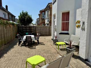 The Table House Close to Town & Beach Free parking - Bournemouth - 9