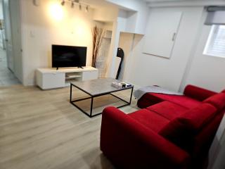 Executive Apartment - 2BDR Parking Self-check in - Walkout basement Lower Unit - 8