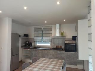 Dream Days , House - 5