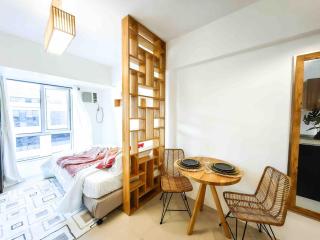 Casa Siempre's Studio at Avida Riala Towers - 5 minutes walk to Ayala Central Bloc, with 3 Pools, Fast Wi-Fi, & City Views inside Cebu IT Park - Città di Cebu - 4