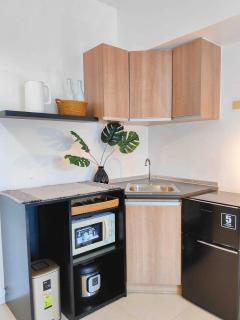 Casa Siempre's Studio at Avida Riala Towers - 5 minutes walk to Ayala Central Bloc, with 3 Pools, Fast Wi-Fi, & City Views inside Cebu IT Park - Città di Cebu - 1