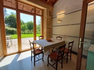 Amplio apartamento con jardín en Villa Haritza junto al mar - Ea - 3
