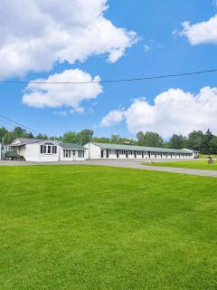 Katahdin Valley Motel - - 0